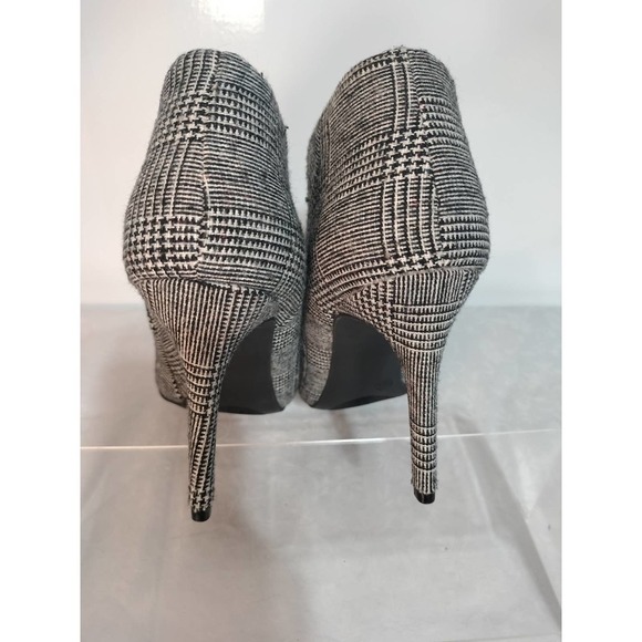 Journee Collection Demmie black plaid stiletto ankle booties woman size 6.5 - Picture 11 of 12